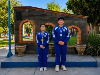 Estudiantes de Querétaro ganan oro y plata en olimpiada de matemáticas y van a Singapur