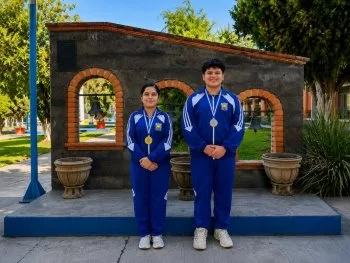 Estudiantes de Querétaro ganan oro y plata en olimpiada de matemáticas y van a Singapur
