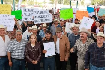 Gobernador David Monreal entrega apoyos al campo en Nochistlán con derrama de 1.4 mdp