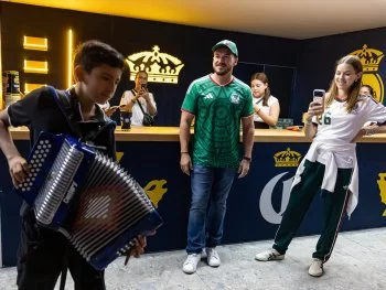 Gobernador de NL entrega Pabellón Nuevo León en el Parque del Agua; baila cumbia y convive con familias