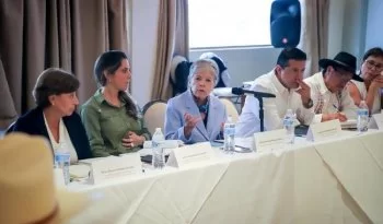 Gobierno acuerda mesa de diálogo con comunidades de Laguna-Bahía de Ohuira en Sinaloa