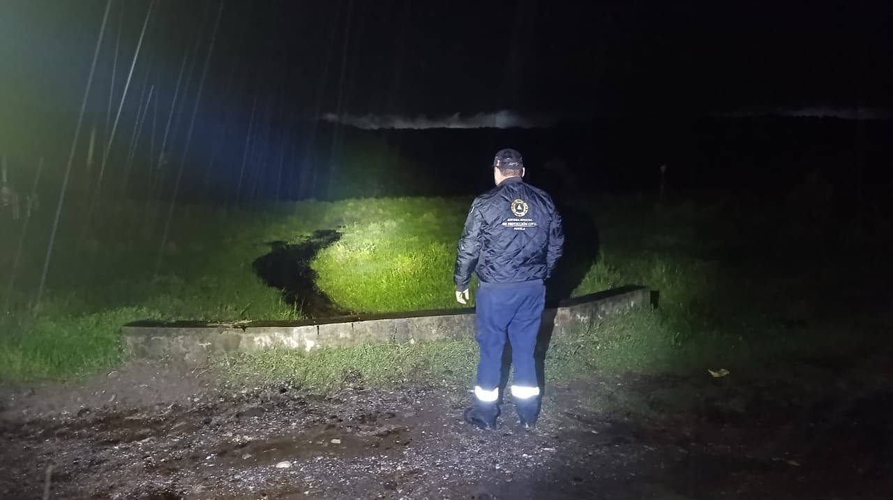 Activan protocolos por derrame de hidrocarburo en Venustiano Carranza, Puebla