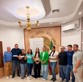 Gobierno de Chihuahua entrega créditos a emprendedores de Aldama por 223 mil pesos
