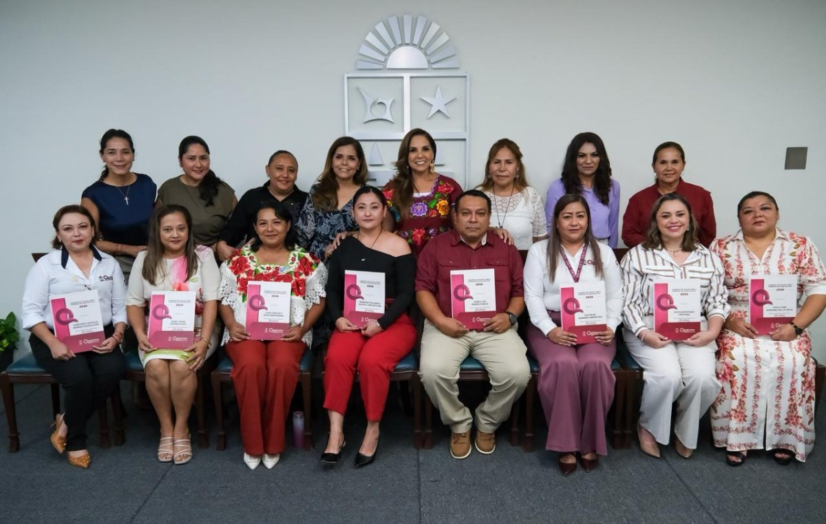 Mara Lezama reconoce a 457 servidores públicos con hasta 50 años de servicio en Quintana Roo