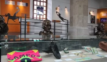 Biblioteca de México inaugura exposición que une el futbol con la literatura