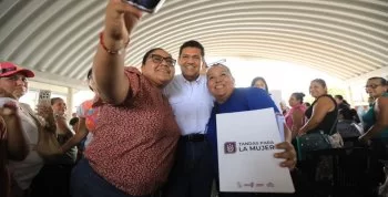 Gobernador Javier May atiende audiencias comunitarias en Tacotalpa, Tabasco