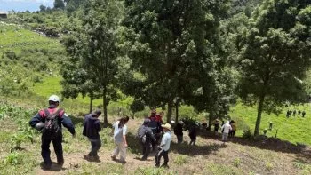 Rescatan cuerpo de hombre de 33 años que cayó a una cavidad de 38 metros en Oaxaca