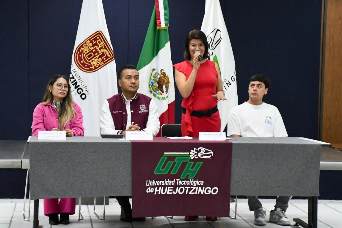 UTH y gobierno municipal firman convenio; 100 estudiantes obtendrán título TSU sin costo