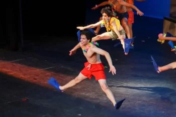 Estudiantes del Tec de Monterrey Campus León brillan en el musical 'Mamma Mia!' en el Teatro del Bicentenario