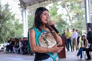 Gaby 'La Bonita' Sánchez activa a más de 1,500 alumnos del COBAEP Plantel 15 en Puebla