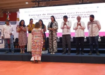 Gobierno de Oaxaca entrega 206 acreditaciones a prestadores de turismo comunitario