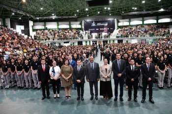 Graduación de 704 alumnos del Cobach Plantel 8 en Chihuahua; encabeza acto el secretario de Educación