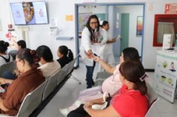 Hospital de Chilpancingo imparte plática sobre salud mental a embarazadas