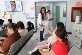 Hospital de Chilpancingo imparte plática sobre salud mental a embarazadas