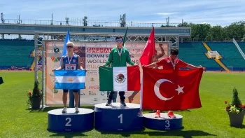 Kevin “La Bala” Palomares gana oro mundial en Bulgaria y rompe récord en 100 metros