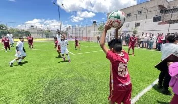Sedatu y gobierno de Chalco inauguran cancha de futbol 5 en San Miguel Jacalones