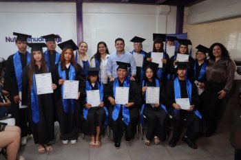 16 usuarios del Centro Comunitario Madera 65 concluyen su educación básica en Chihuahua