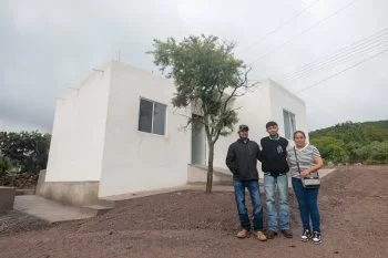 Gobierno de Querétaro entrega vivienda accesible en Huimilpan a familia vulnerable