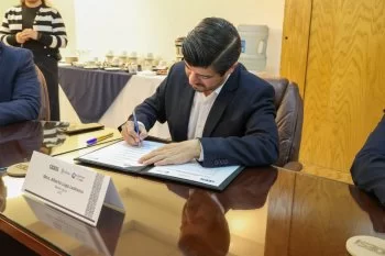 SEDEQ y CIDESI firman convenio para impulsar talento en semiconductores en Querétaro
