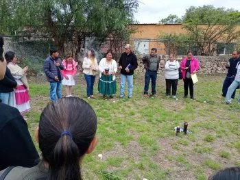 Capacitan a personal de salud en lengua otomí y medicina tradicional en Querétaro