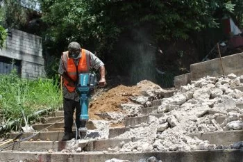Gobierno de Oaxaca rehabilita drenaje en San Juan Chapultepec para garantizar saneamiento básico