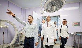 Martí Batres supervisa mejoras en Clínica Hospital del ISSSTE en Monterrey; entrega 15 camas eléctricas