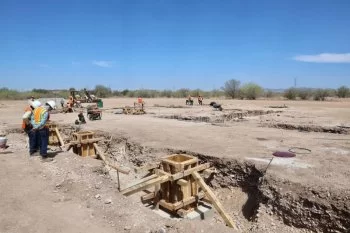 Gobernador Durazo entrega becas y obras en la sierra de Sonora; busca ser el sexenio de la educación