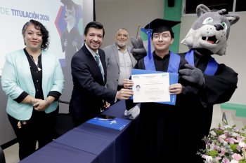 Entregan títulos profesionales a egresados de la Universidad Tecnológica de Corregidora