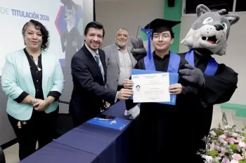 Entregan títulos profesionales a egresados de la Universidad Tecnológica de Corregidora
