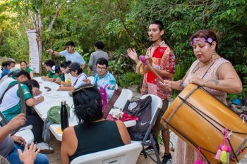 Estudiantes del CONALEP participan en caminata consciente en el Parque Urbano Corazón de Cozumel