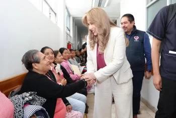 SEDIF, ISSSTEP y Fundación Telmex realizan jornada de cirugías oculares gratuitas para 500 poblanos