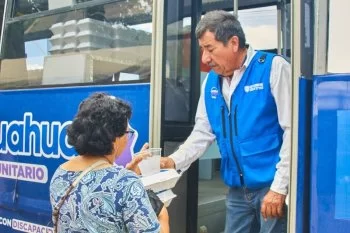 Comedor móvil de NutriChihuahua lleva alimentos a la colonia México 91