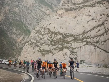 Gobernador Samuel García entrega rehabilitación del Camino a La Huasteca y nuevos senderos en Nuevo León