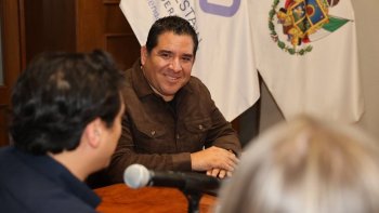 Gallos Blancos y CIMA donan despensas y mochilas a niñas y niños del DIF Querétaro