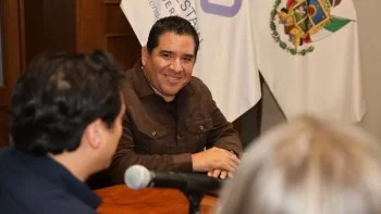 Gallos Blancos y CIMA donan despensas y mochilas a niñas y niños del DIF Querétaro