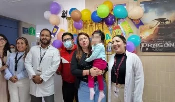 Niña de dos años vence el cáncer en el ISSSTE tras cirugía y quimioterapia