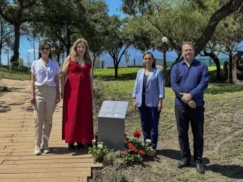 Plaza Universal de la Poesía en Monterrey se relanza con código QR para escuchar a poetas