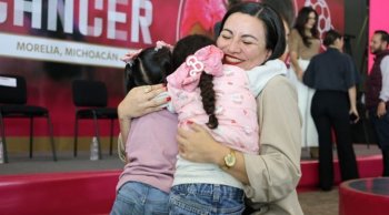 Programa Familias Cuidadoras de Niñas y Niños con Cáncer apoya a 372 familias en Michoacán