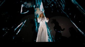 Yuri conquista Morelia con emotivo concierto en el Palacio del Arte
