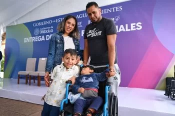 Gobierno de Aguascalientes entrega auxiliares funcionales a 165 personas vulnerables