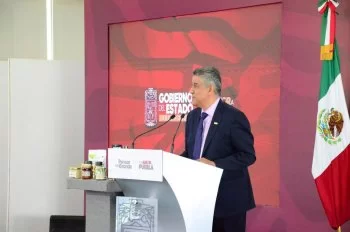 Gobierno de Puebla crea Bachillerato Tecnológico en Enfermería General en cinco sedes