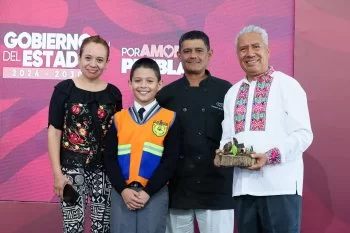 Puebla lanza programas escolares de reforestación e interculturalidad para 350 mil estudiantes