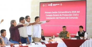 Gobernador de Tabasco entrega 1,500 tarjetas de Tandas para la Mujer en Cárdenas