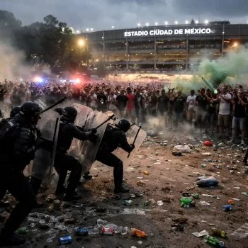 Enfrentamientos en el Estadio Ciudad de México por incumplimiento de la Ley Seca