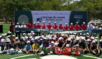Gobierno de México entrega cancha de fútbol en Cancún como parte del Mundial Social 2026