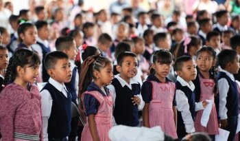 Gobierno de México invierte 2,337 mdp en equipamiento y uniformes para escuelas de Oaxaca