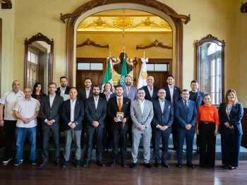 Samuel García recibe a delegación de Arabia Saudita para compartir experiencias del Mundial