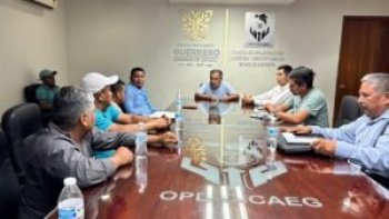Director de CICAEG recibe a comisión de Malinaltepec para atender demandas carreteras