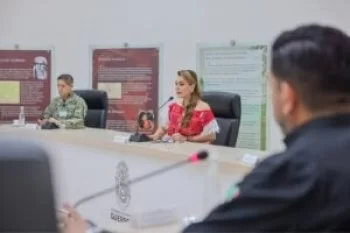 Evelyn Salgado encabeza Mesa de Coordinación para la Paz en Guerrero; participa alcaldesa de Coyuca de Catalán