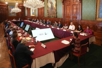 Gobernador de BCS participa en reunión nacional de IMSS-Bienestar con Sheinbaum